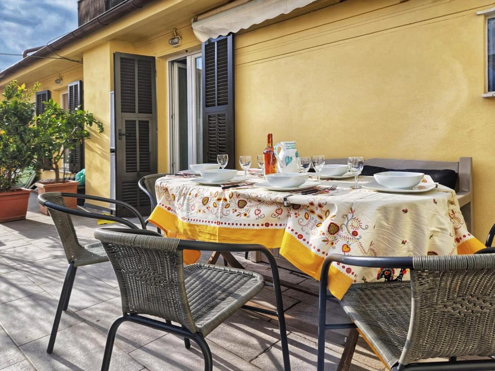 Rosy'S House Un Attico A Due Passi Dall'Acquario Parking Free Apartment เจนัว ภายนอก รูปภาพ